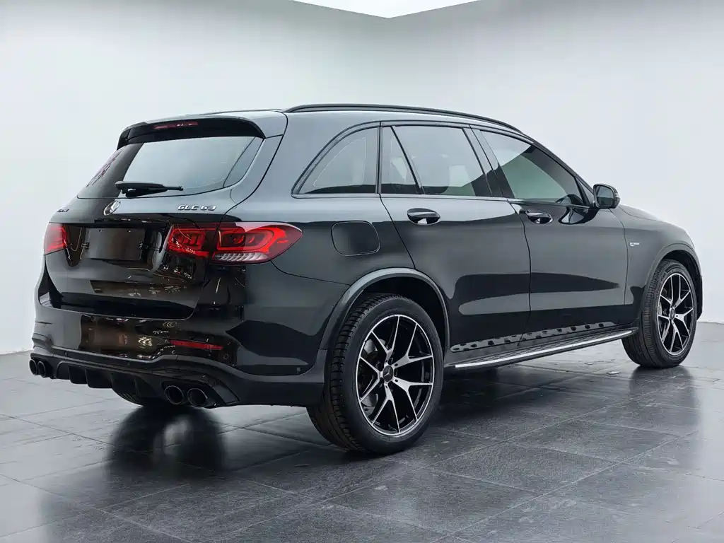 MERCEDES-BENZ GLC AMG