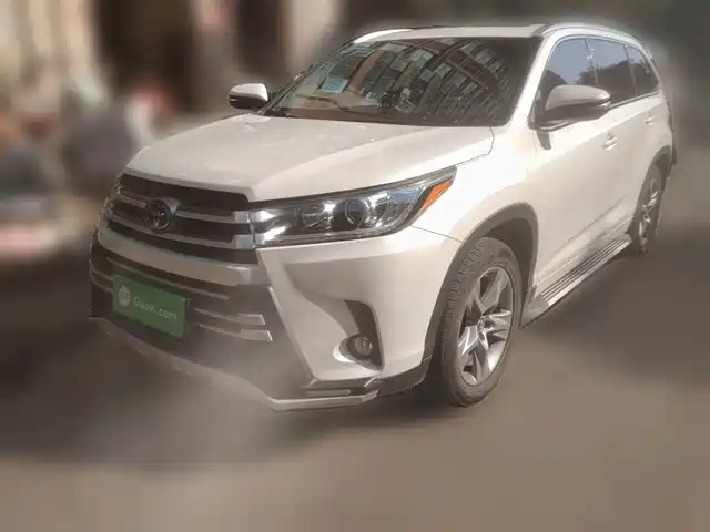 TOYOTA HIGHLANDER