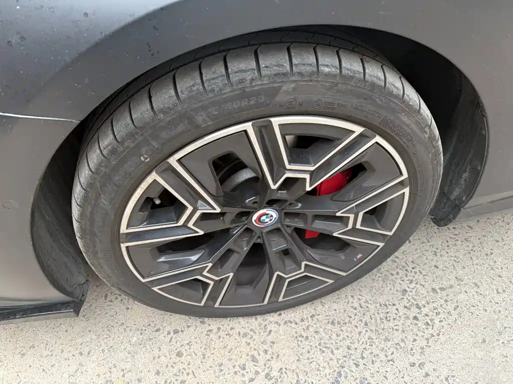 BMW 5 Series — миниатюра 4