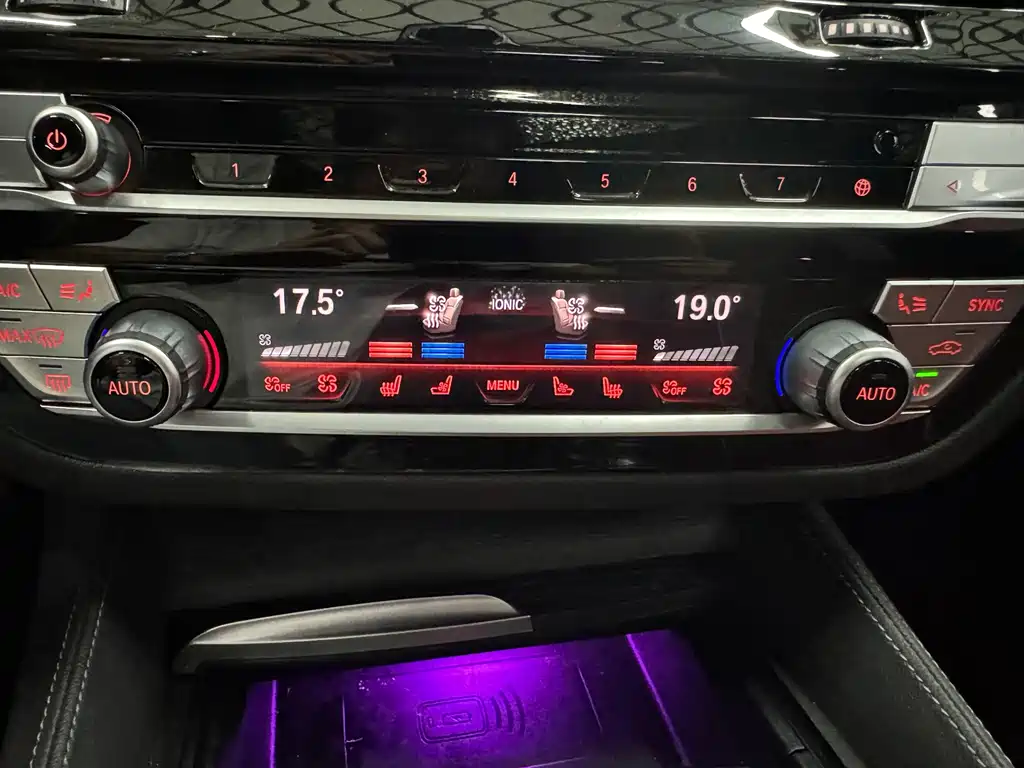 BMW 5 Series — миниатюра 15