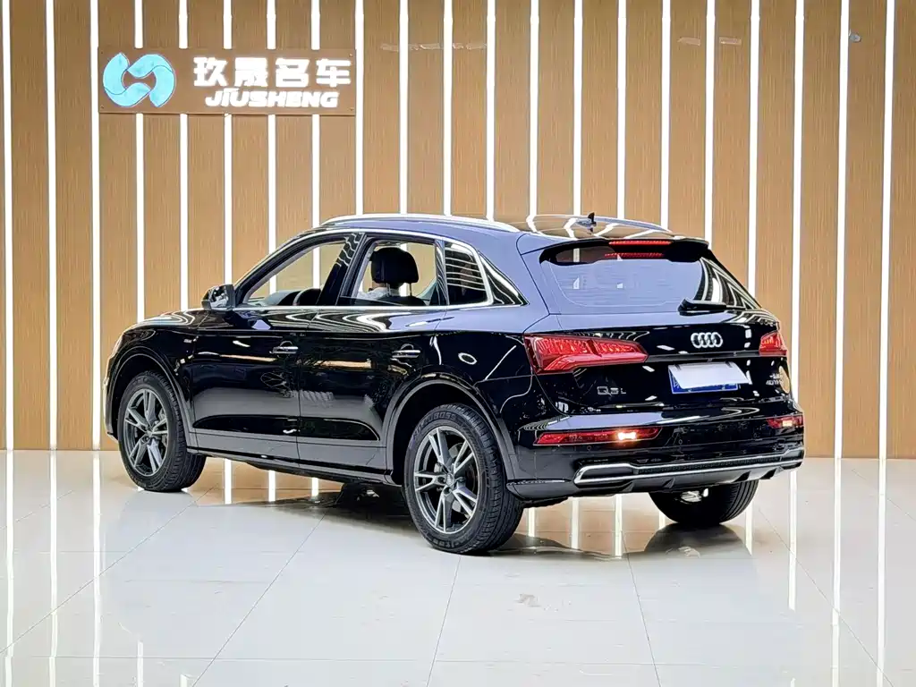 Audi Q5L — миниатюра 3