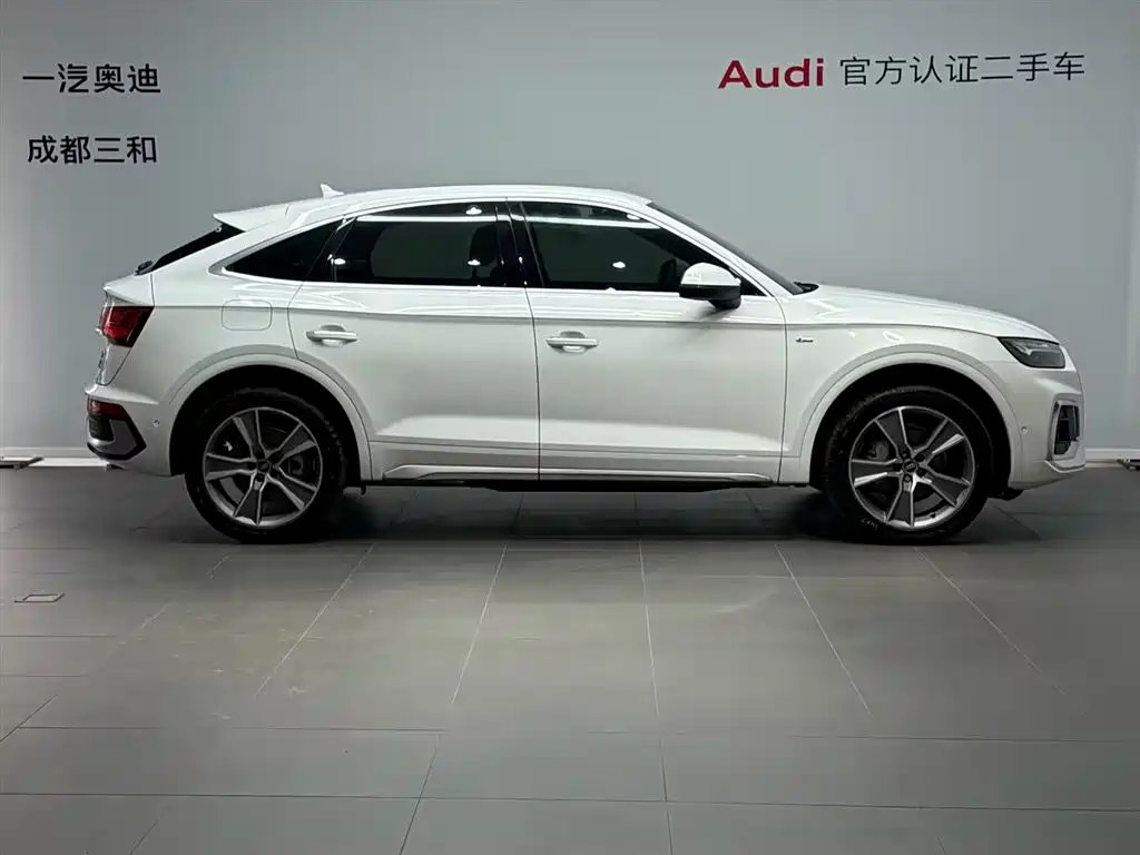 AUDI Q5L SPORTBACK