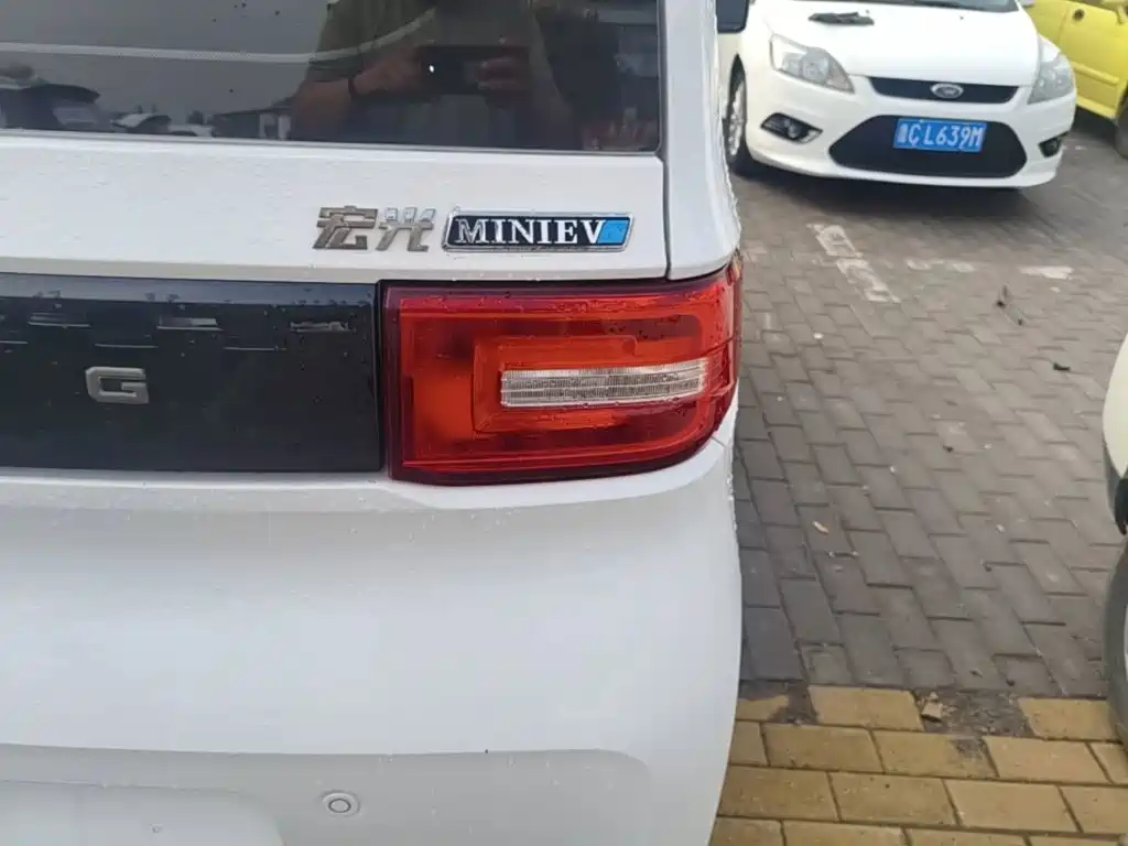 Wuling MINIEV — миниатюра 8