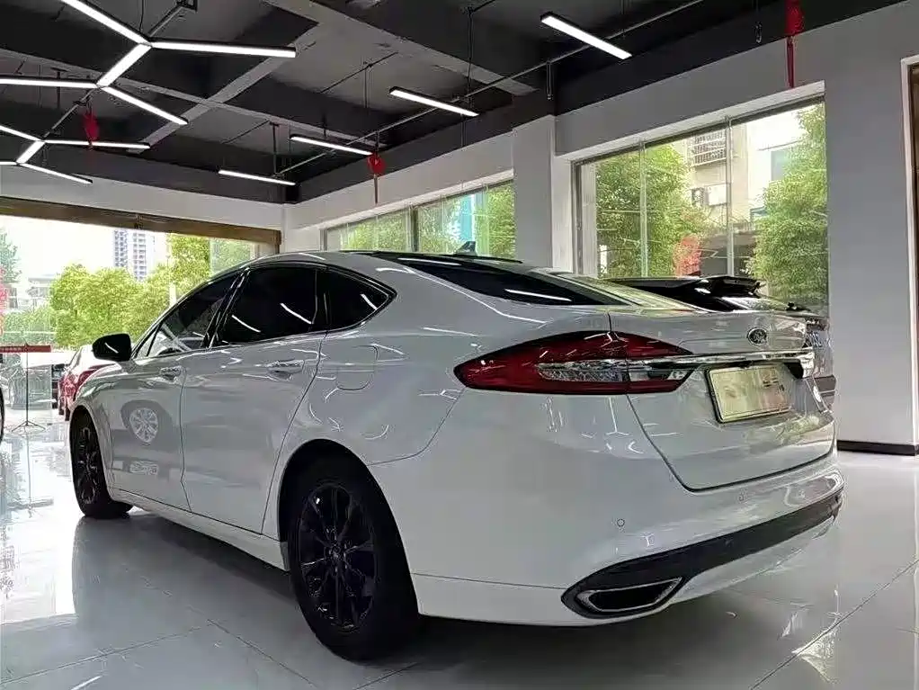 Ford Mondeo — миниатюра 8