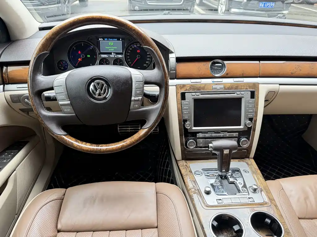 Volkswagen Phaeton — миниатюра 14