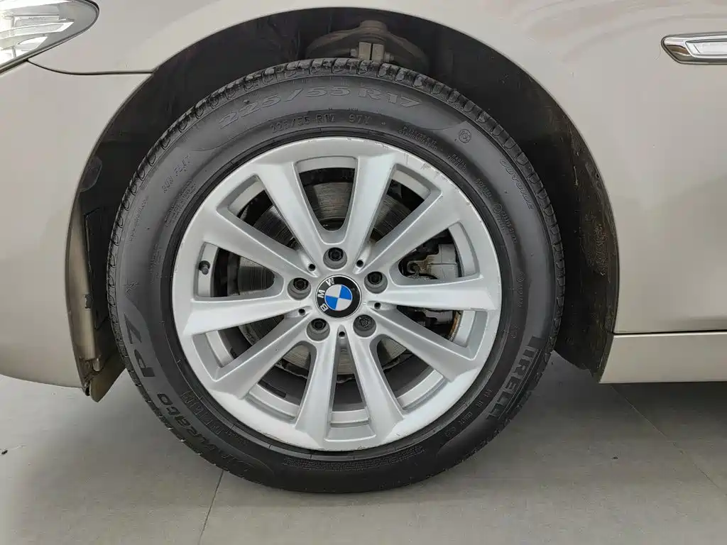 BMW 5 Series (Import) — миниатюра 17