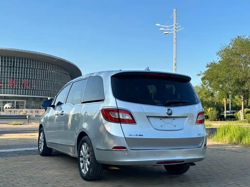 Buick GL8 — миниатюра 6