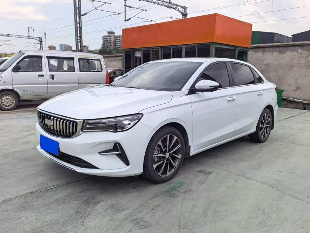 Geely Emgrand 1.5 л 2025 г. Белый, пробег 8000 км