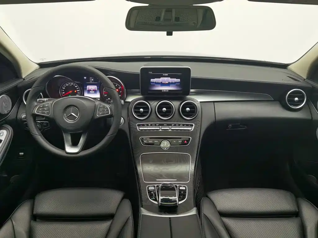 Mercedes-Benz C-Class — миниатюра 5