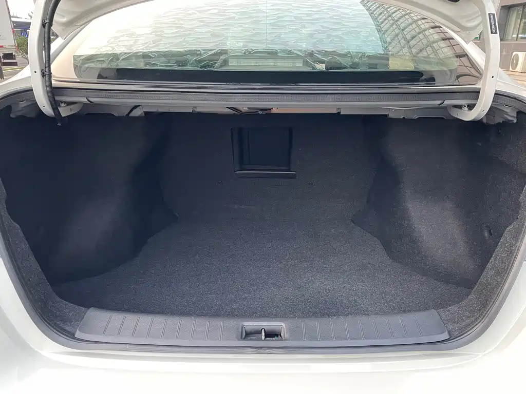 Nissan Sylphy — миниатюра 11