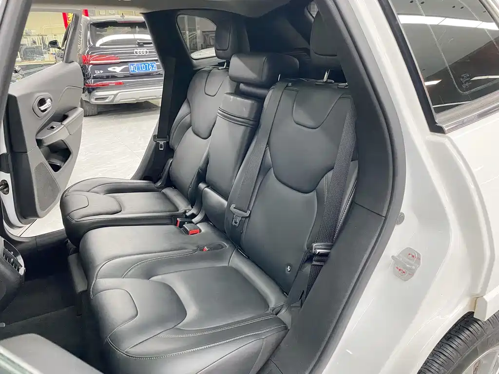 Jeep Cherokee — миниатюра 13