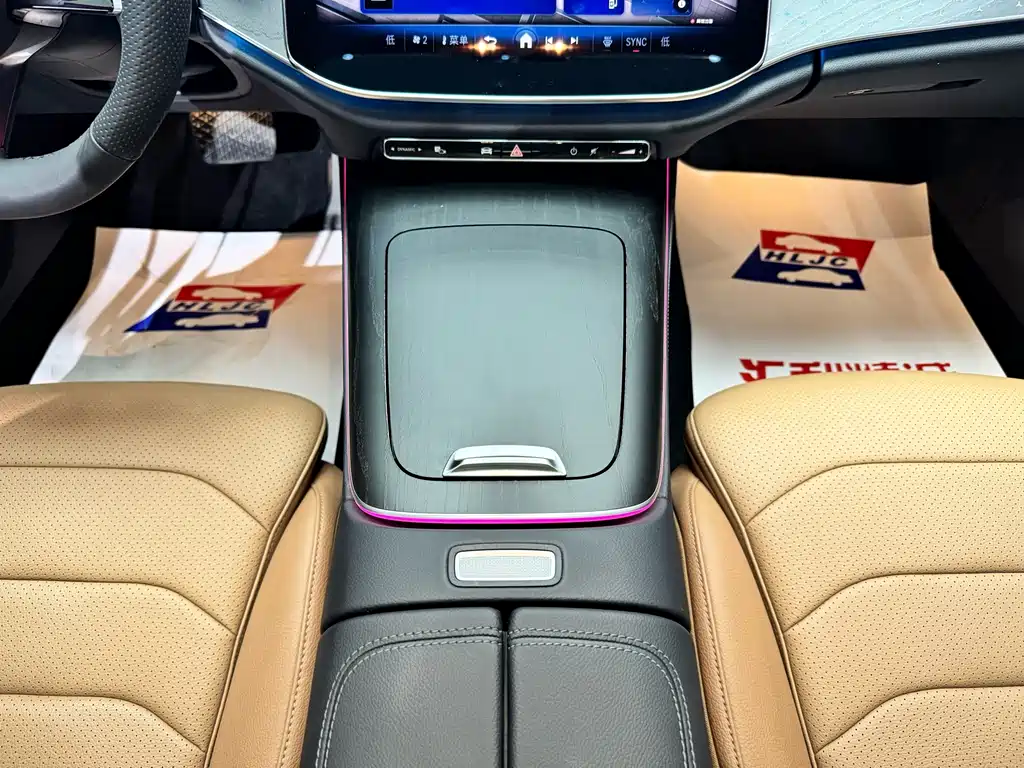 Mercedes-Benz E-Class — миниатюра 12