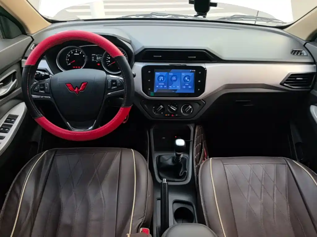 Wuling Hongguang — миниатюра 10