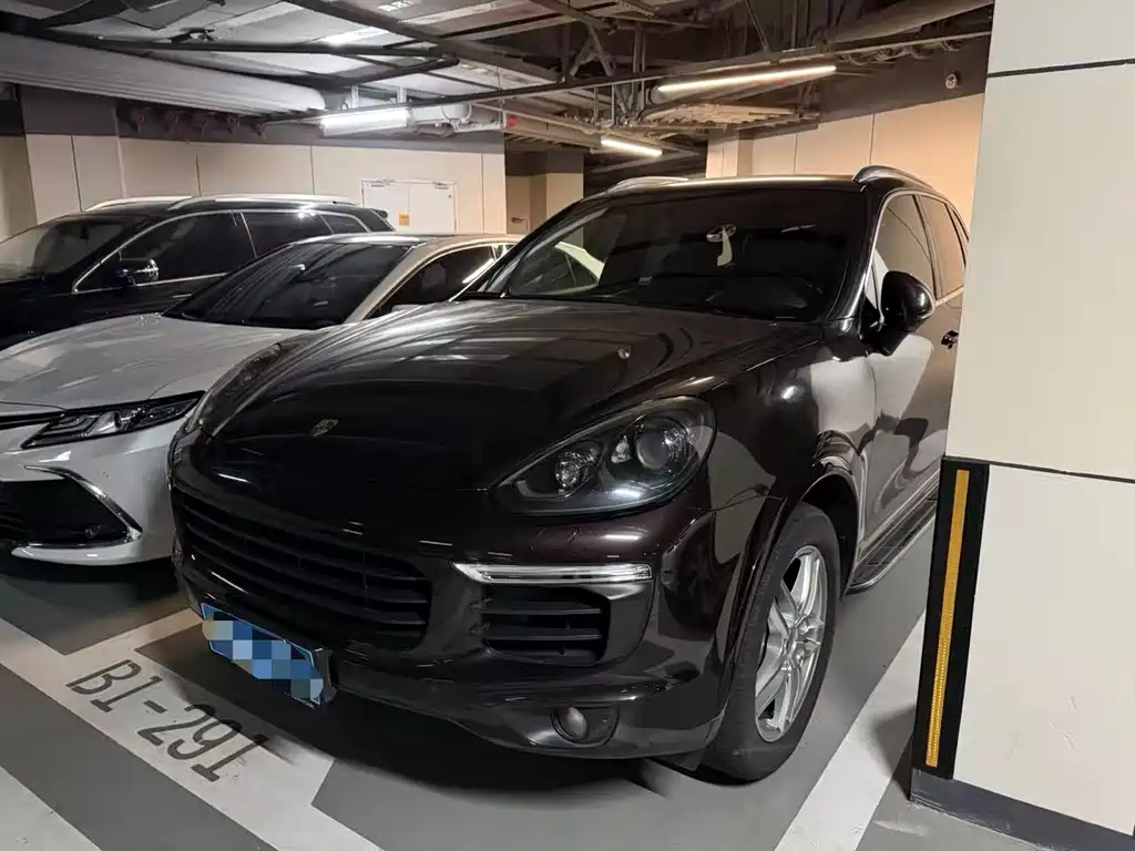 Porsche Cayenne — миниатюра 17