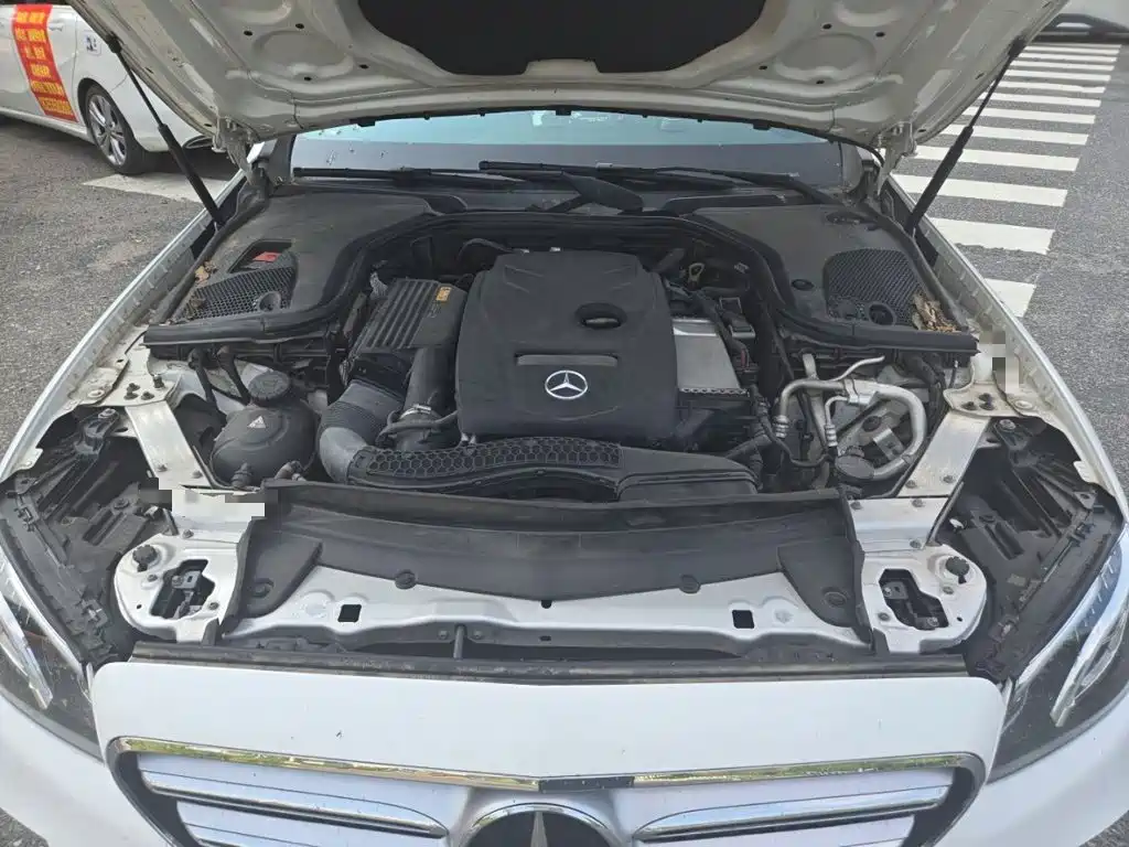 Mercedes-Benz E-Class — миниатюра 21