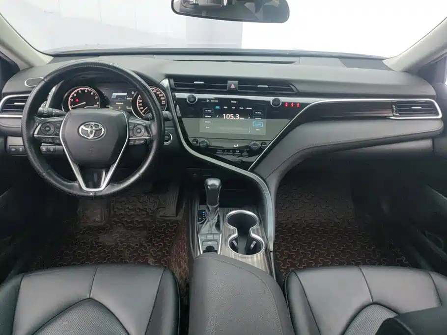 Toyota Camry — миниатюра 12
