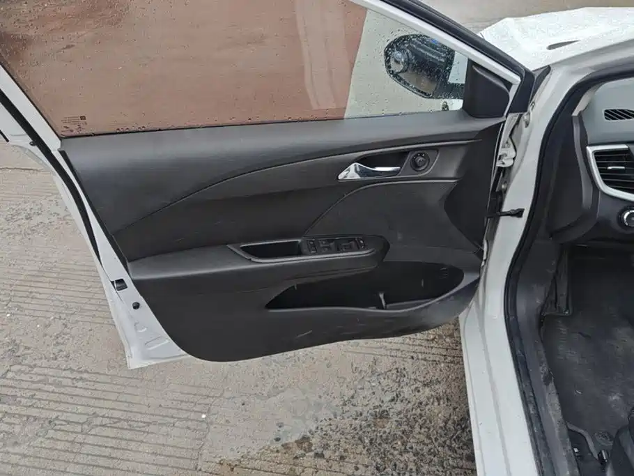Chevrolet Cavalier — миниатюра 7
