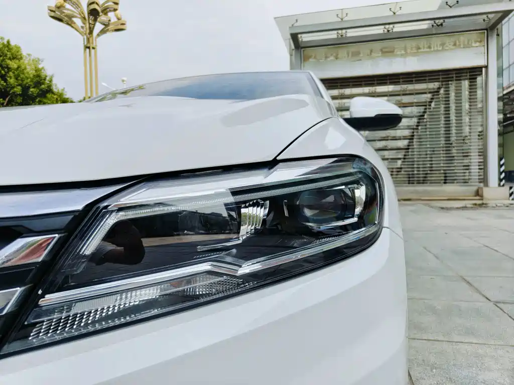 Volkswagen Lavida — миниатюра 9