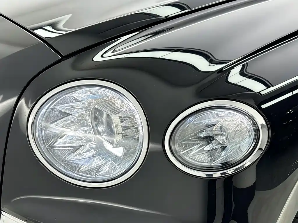 Bentley Flying Spur — миниатюра 36