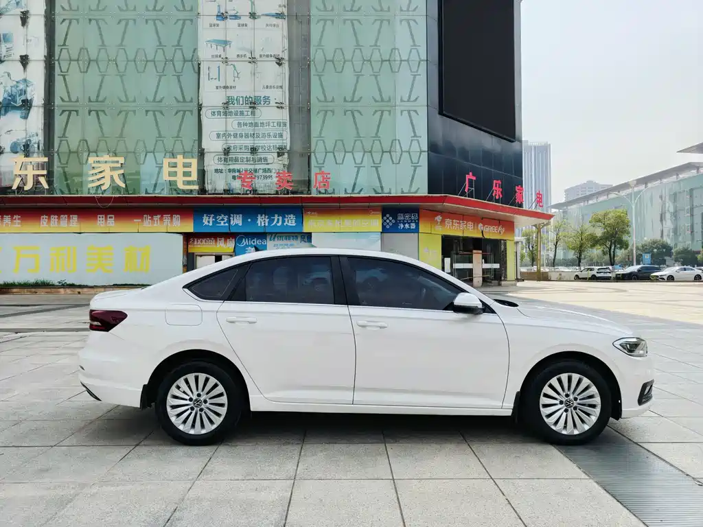Volkswagen Lavida — миниатюра 7