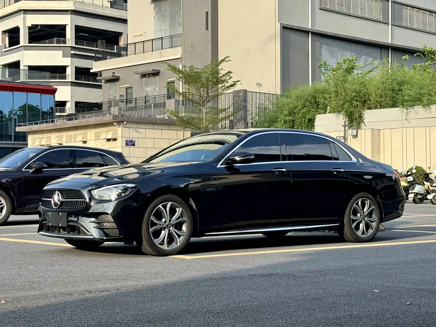 奔驰E级 2023款 改款 E 300 L 运动豪华型 2023