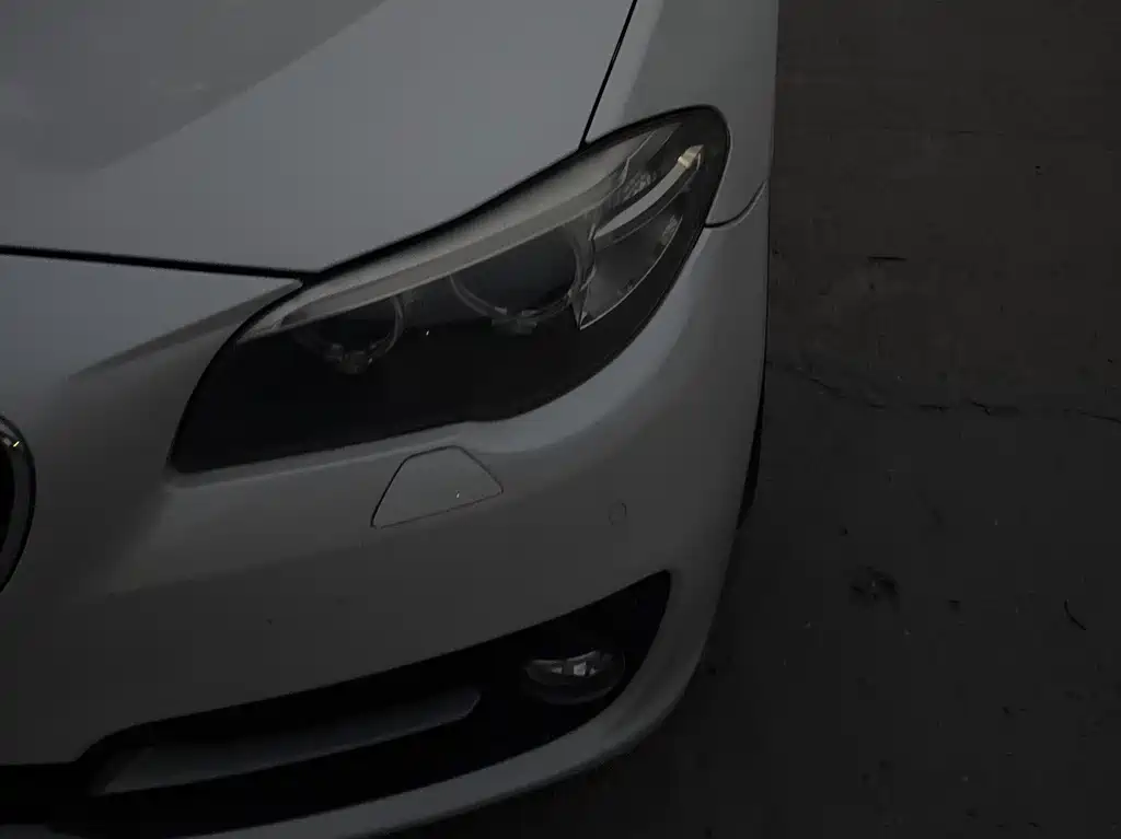 BMW 5 Series — миниатюра 6