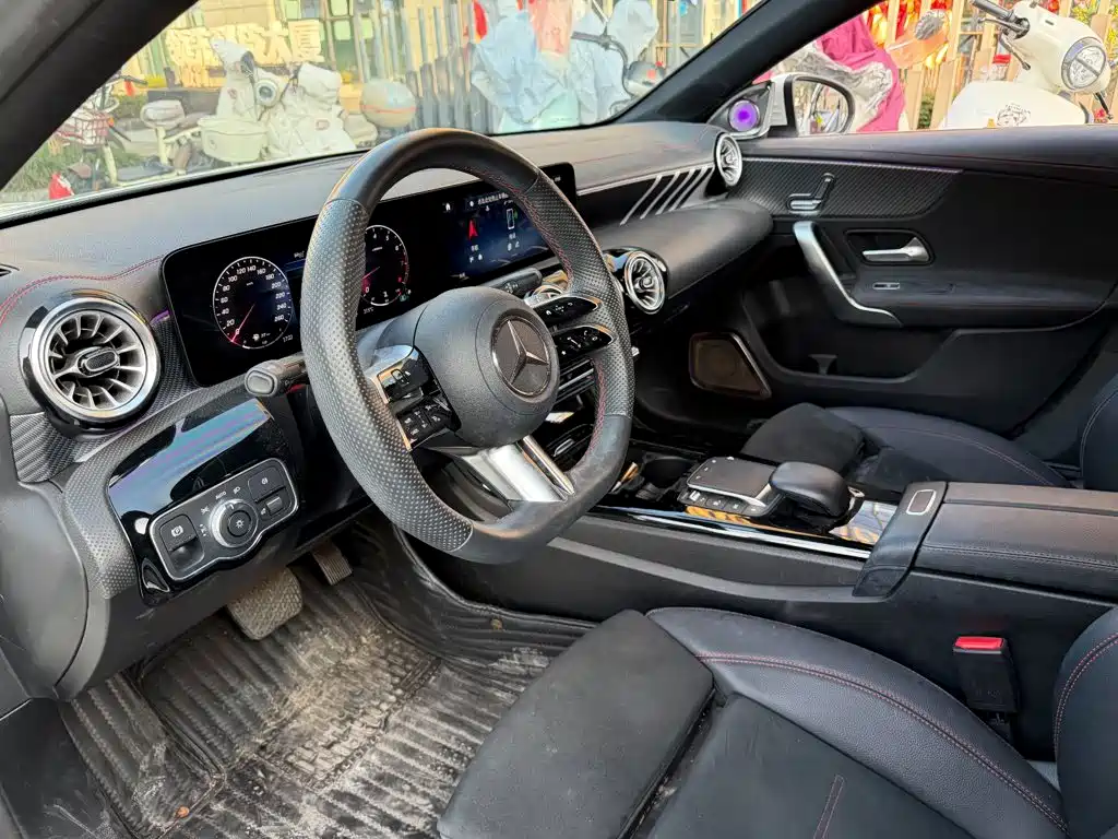 Mercedes-Benz A-Class — миниатюра 7