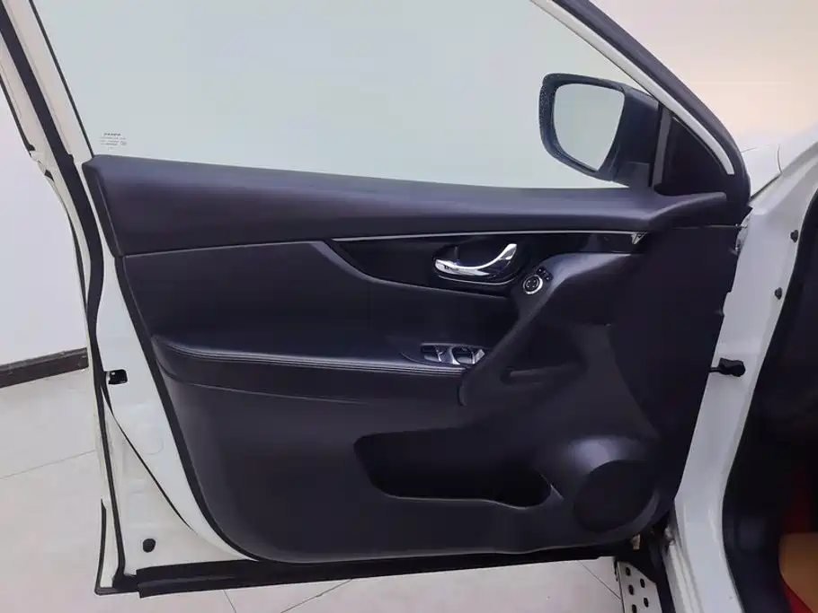 Nissan Qashqai — миниатюра 7