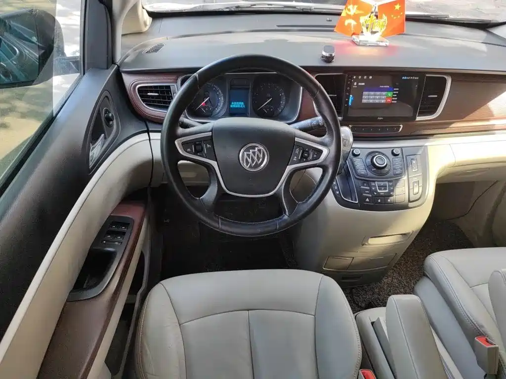 Buick GL8 — миниатюра 6