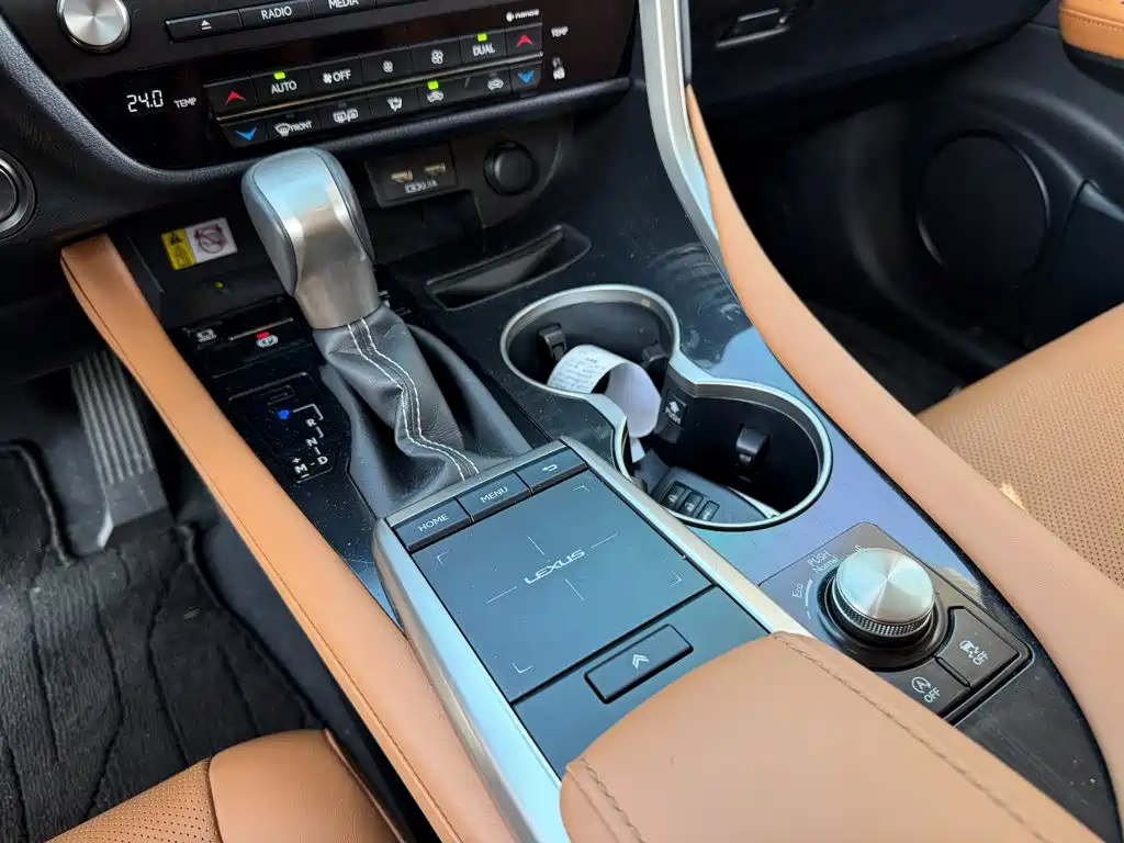 Lexus RX — миниатюра 9