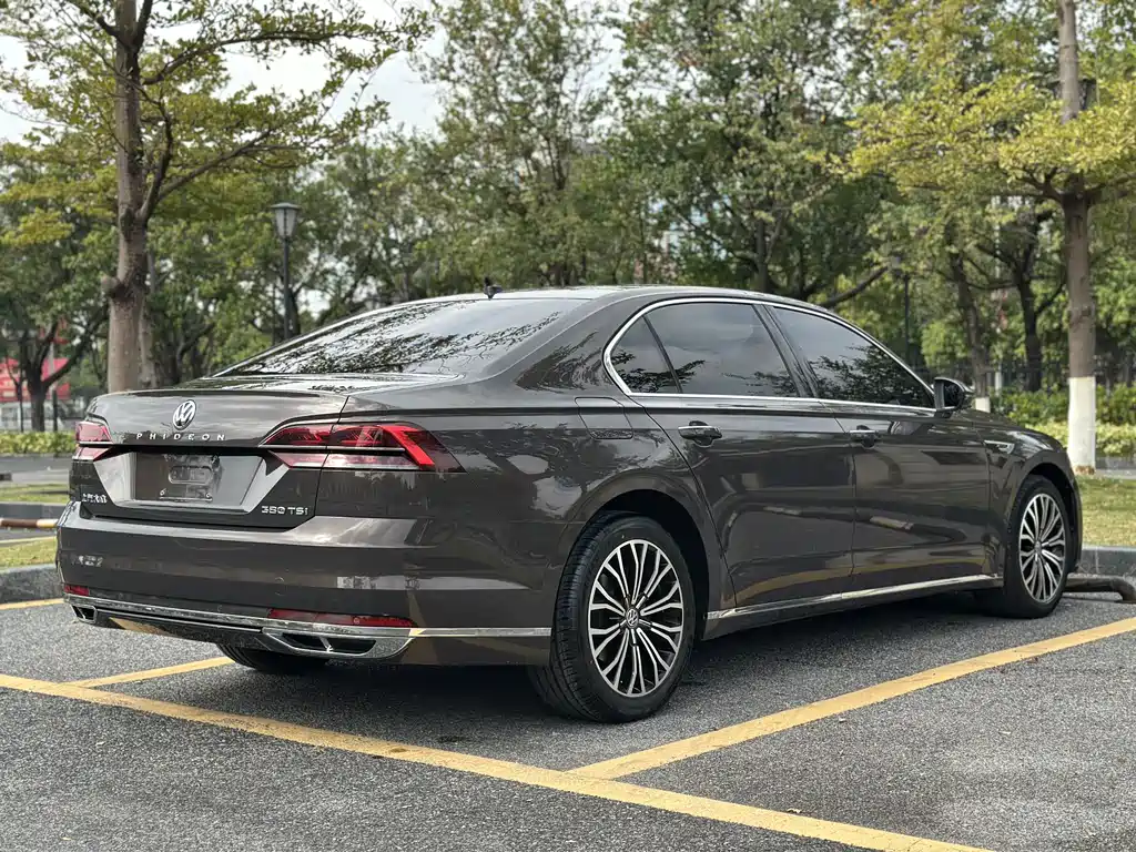 Volkswagen Phideon — миниатюра 6