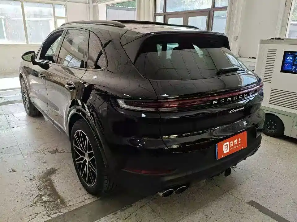 Porsche Cayenne — миниатюра 3
