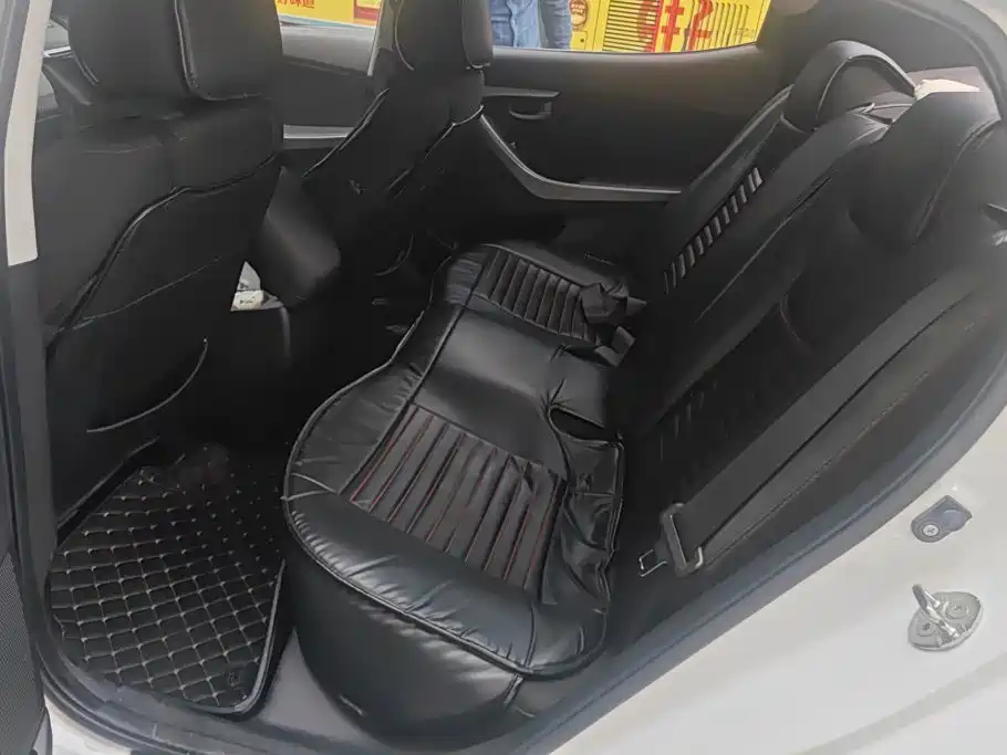 Hyundai Elantra Langdong — миниатюра 11