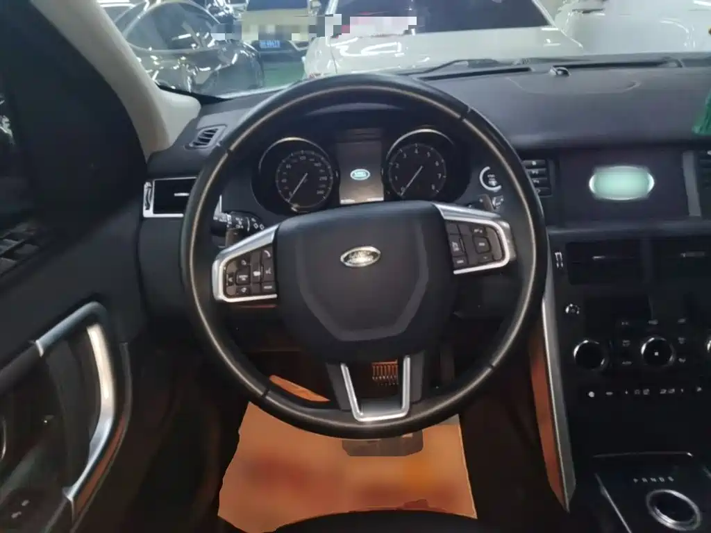 Land Rover Discovery Sport — миниатюра 11