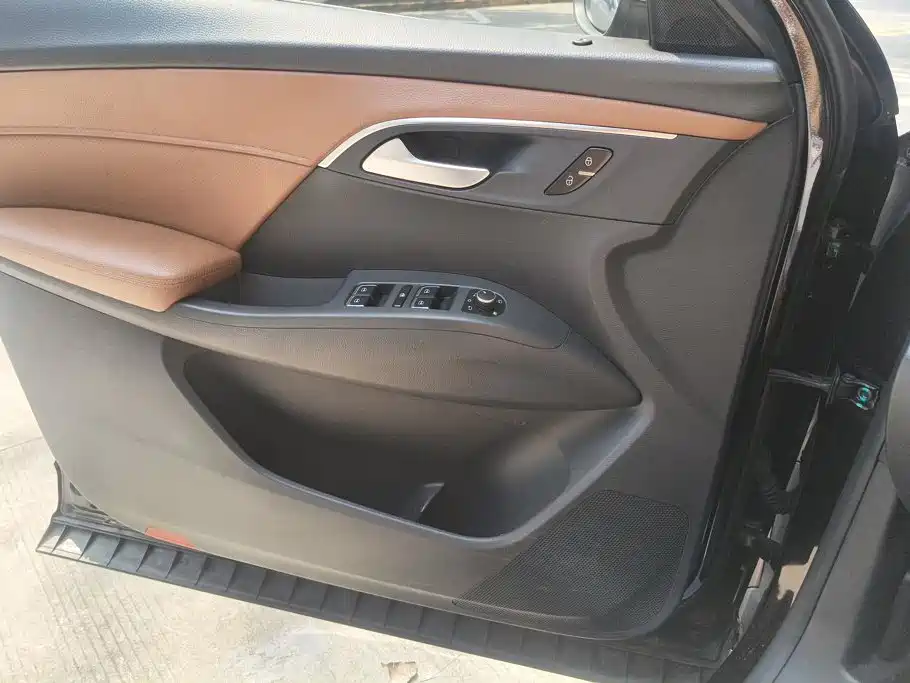 Borgward BX7 — миниатюра 7
