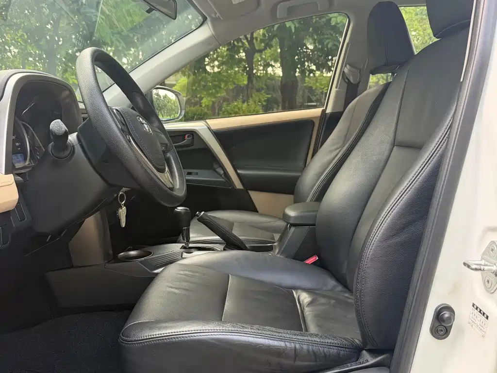 Toyota RAV4 — миниатюра 14