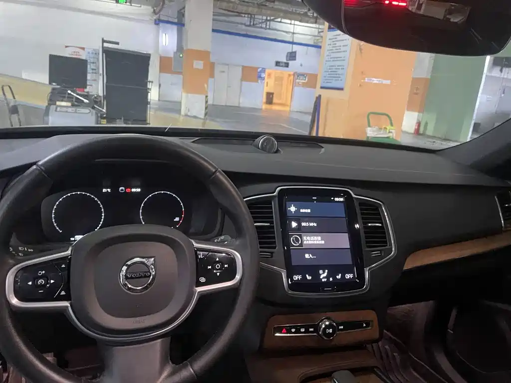Volvo XC90 — миниатюра 2