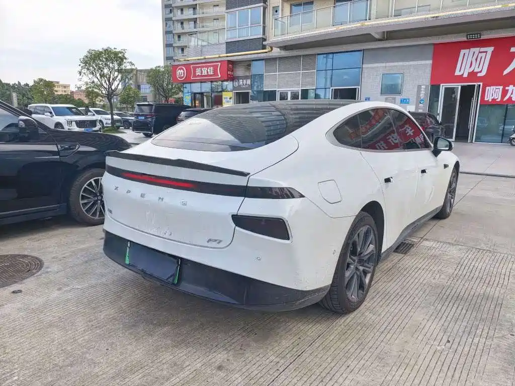 XPeng P7 — миниатюра 8