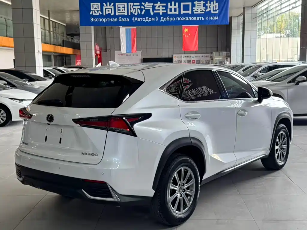 Lexus NX — миниатюра 5