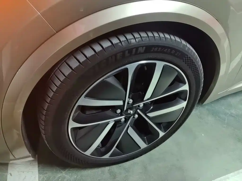 Li Auto Li L9 — миниатюра 23