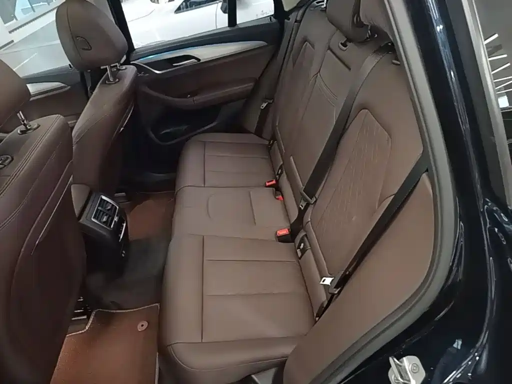 BMW iX3 — миниатюра 17