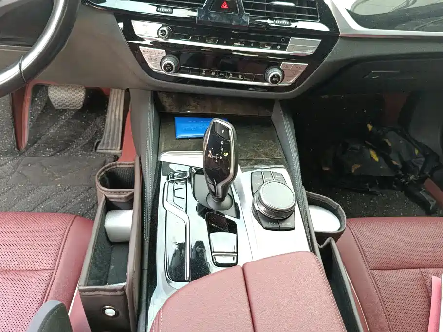 BMW 5 Series — миниатюра 16