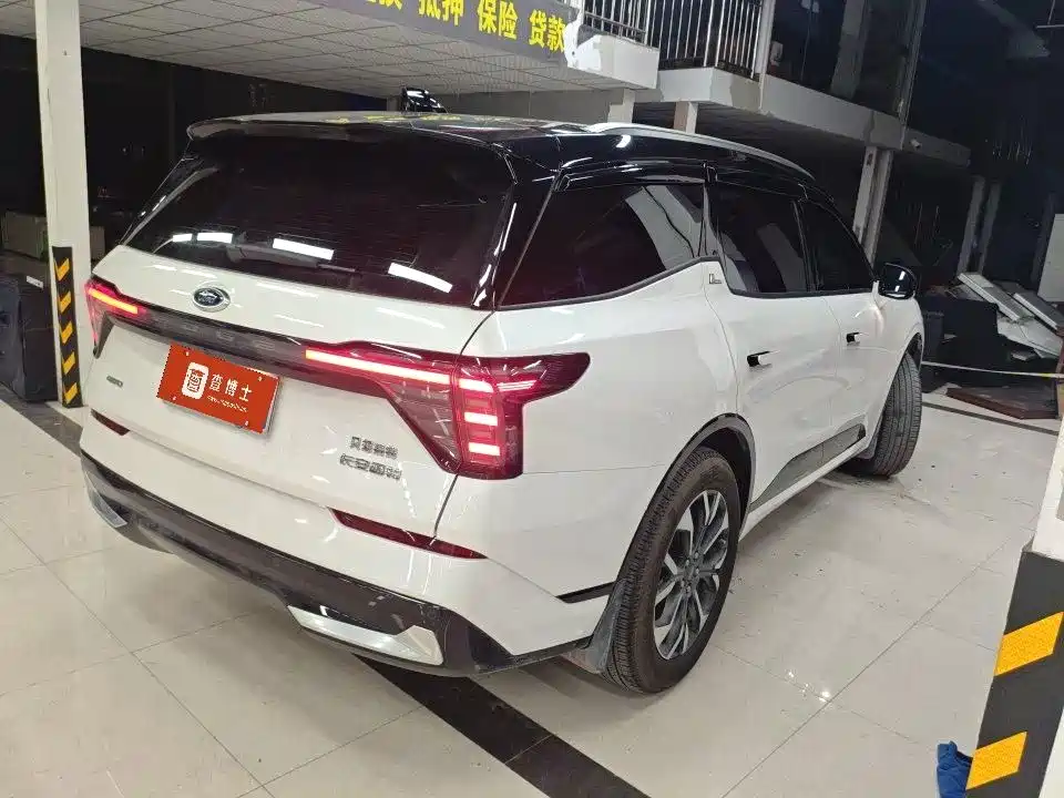 Ford Edge — миниатюра 6