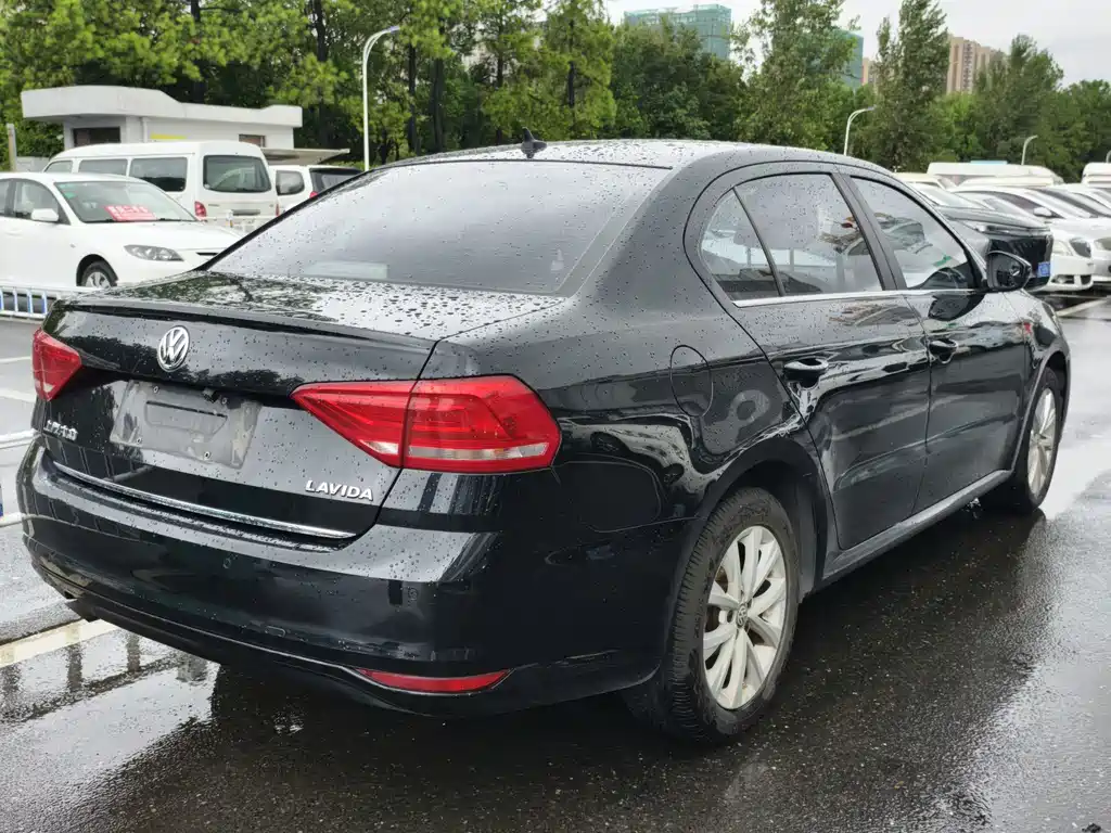 Volkswagen Lavida — миниатюра 3