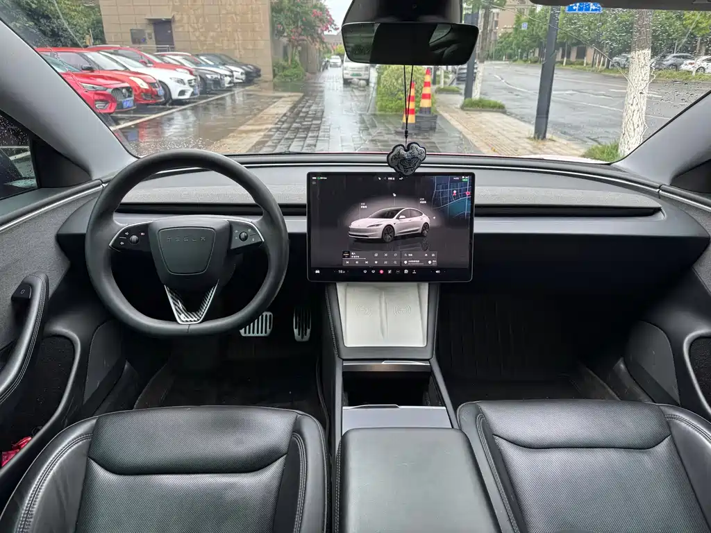 Tesla Model 3 — миниатюра 11