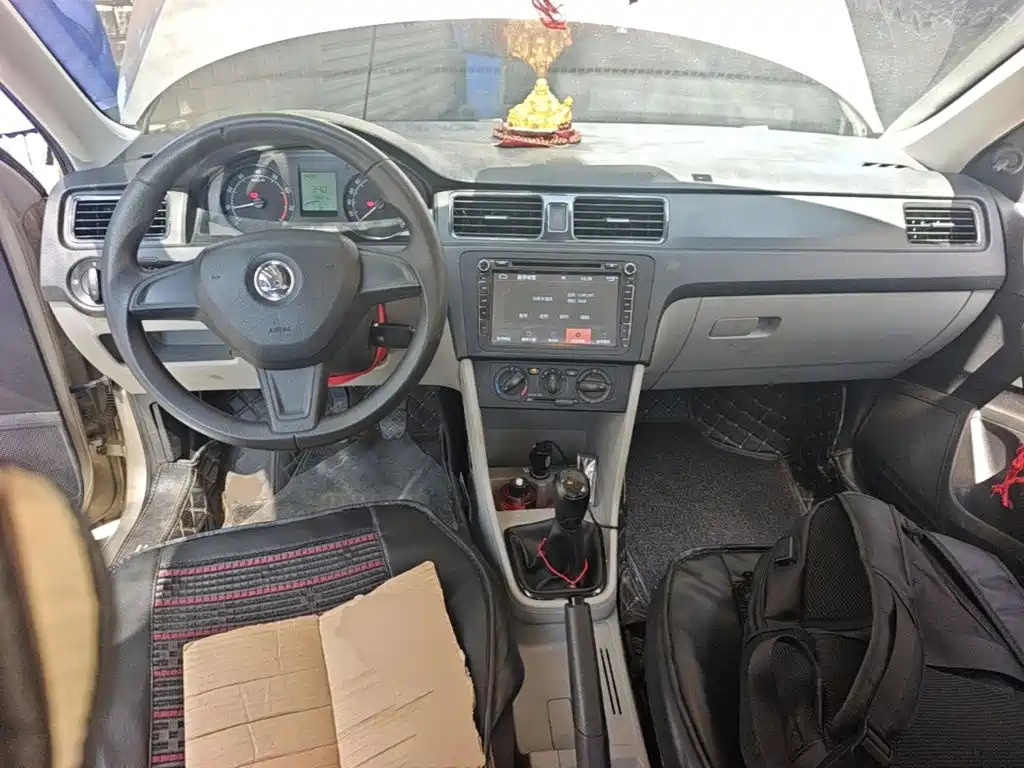 Skoda Rapid — миниатюра 10