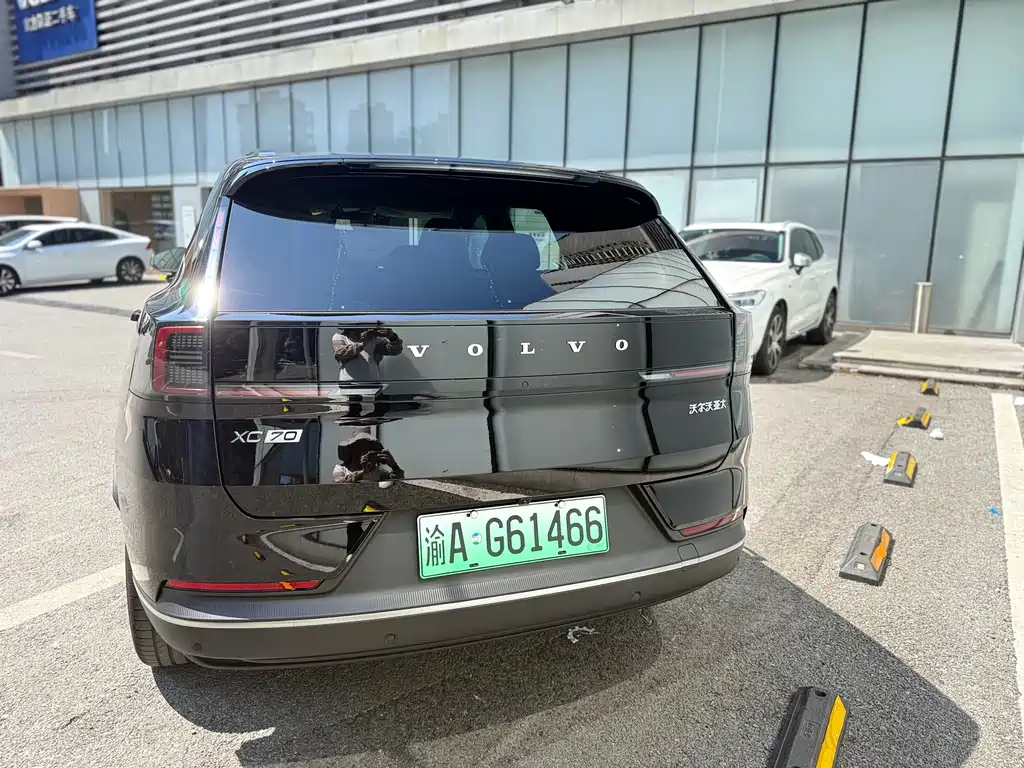 Volvo XC70 PHEV — миниатюра 5