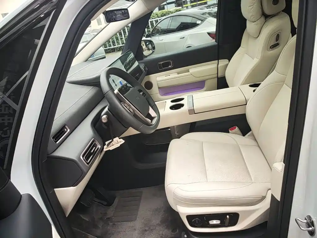 Li Auto Li MEGA — миниатюра 15