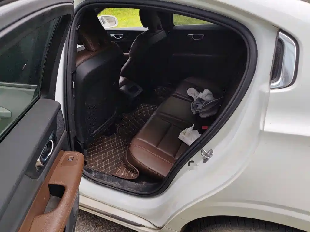 Volvo S60 — миниатюра 13