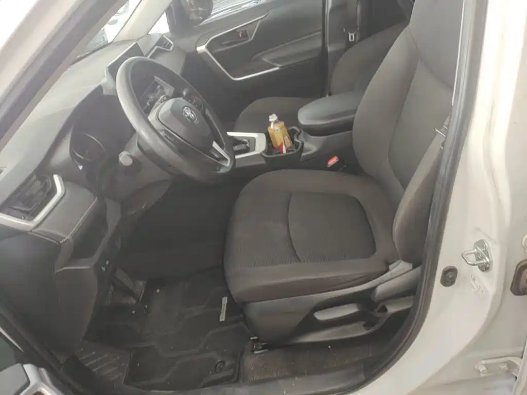 Toyota RAV4 — миниатюра 15